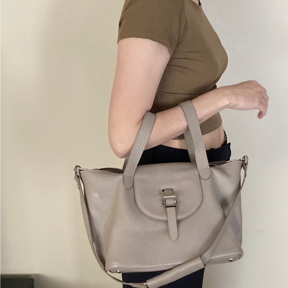 THELA MEDIUM TAUPE GREY LEATHER WITH ZIP CLOSURE TOTE BAG - Picture 7 of 9